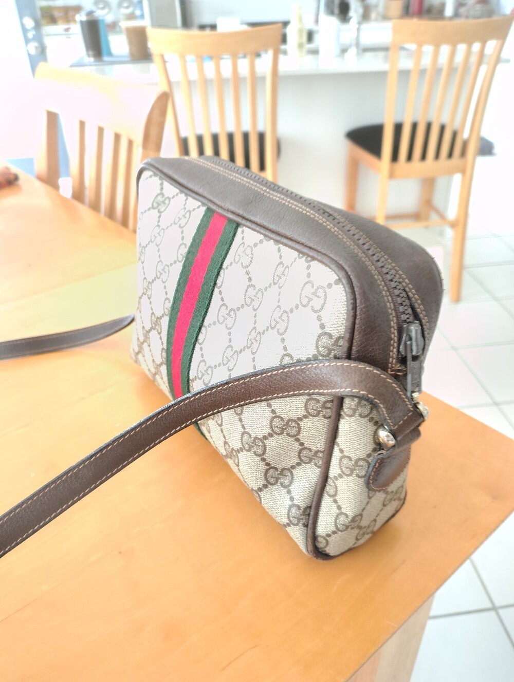 Vintage Gucci Parfums GG Monogram Crossbody Bag with Red and Green Web - Picture 5 of 16